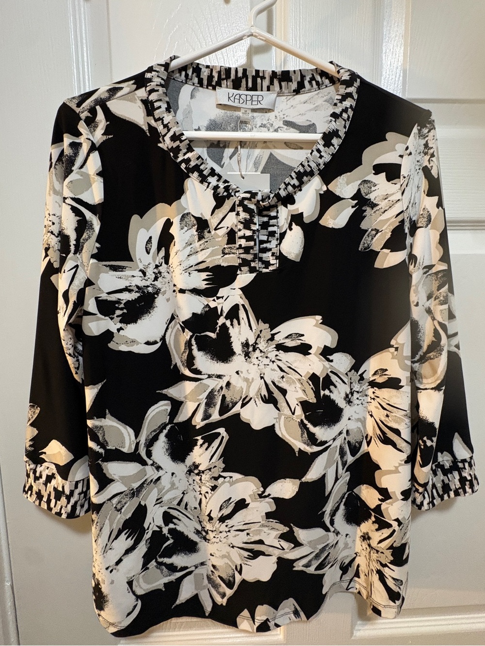 Kasper Black & White Floral Scoop-Neck Tunic